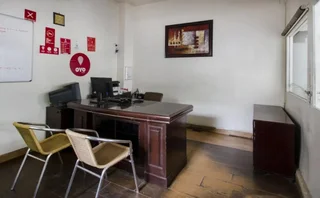Хидерабад: 18 Square Lake View Boutique Hotel