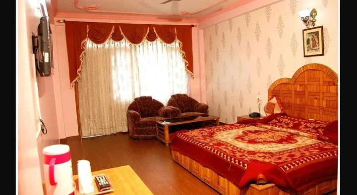 Манали: Hotel Naveen