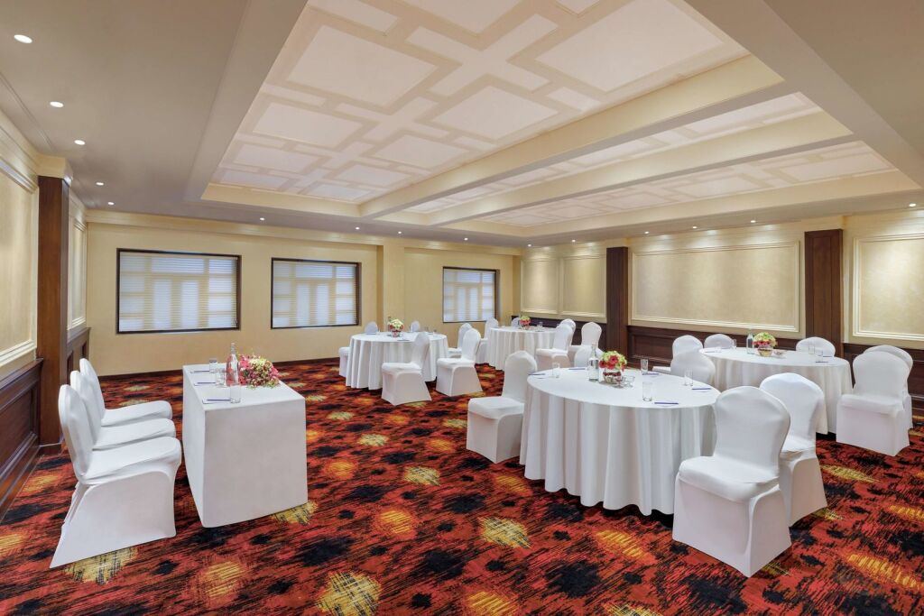 Дехрадун: Sarovar Portico Dehradun