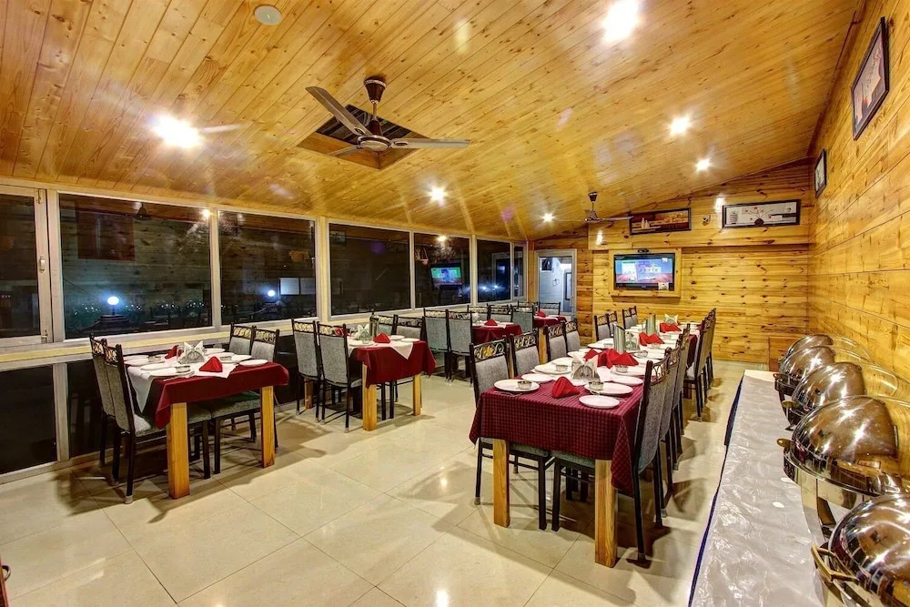 Манали: Hotel Monarch Residency Manali