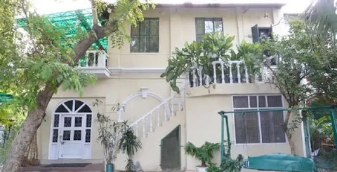 Праяградж: Kanchan Villa