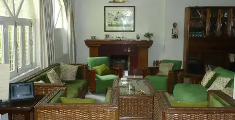 Праяградж: Kanchan Villa