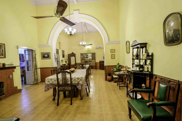Праяградж: Kanchan Villa