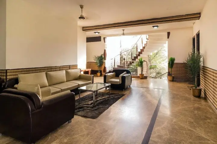 Hotel Empire BnB Gurgaon — фото 1