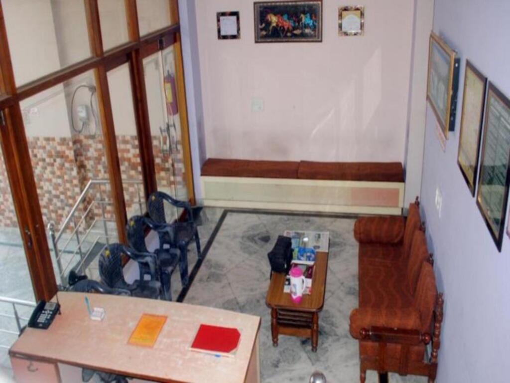 Фирозабад: The National Guest House