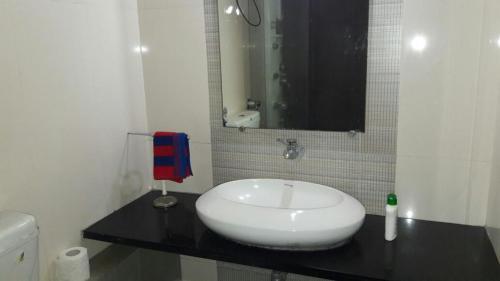 Sri Venkteshwara Hospitality Cosmos Prime Magarpatta Hotel — фото 5