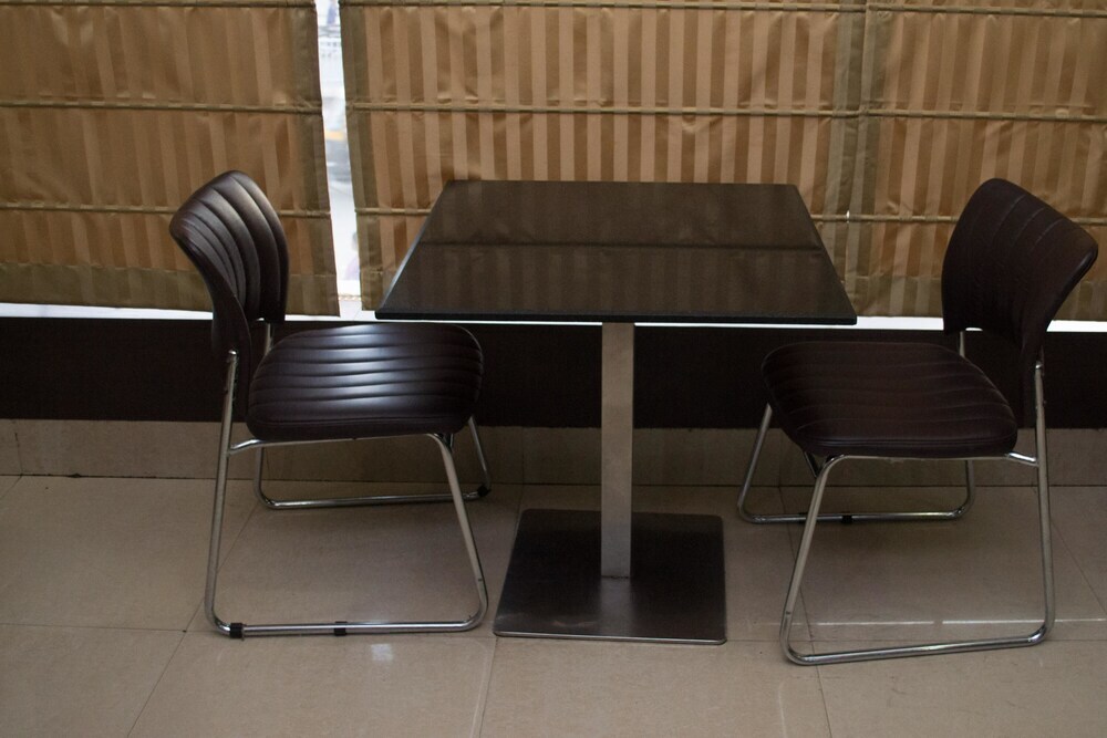 Каттак: OYO 2182 Hotel Seetal
