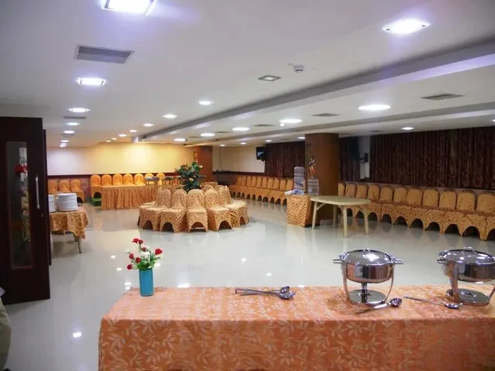 Салем: Hotel AMR EVVERGREEN