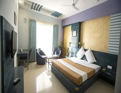 Салем: Hotel AMR EVVERGREEN