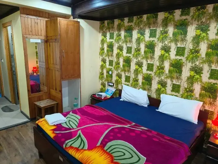 Наинитал: The Oak Trails Eco Lodge