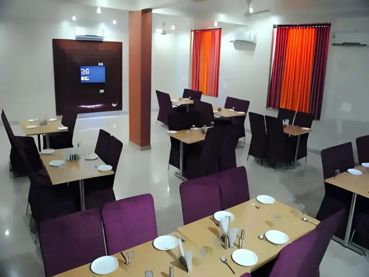 Санджария: Saket Hotel and Restaurant