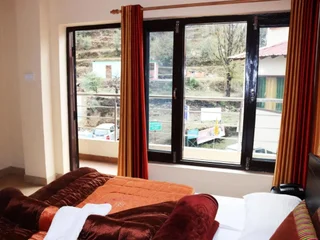 Сукха: Shivalik River Retreat