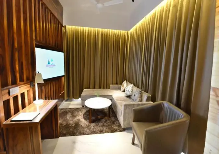 Казаули: Kasauli Hills Resort