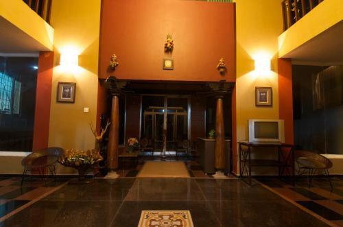 Кунур: The Misty Meadows Resorts Coonoor