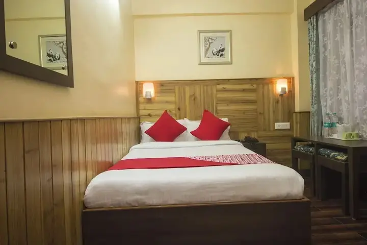 Дарджилинг: The Pinewood Hotel