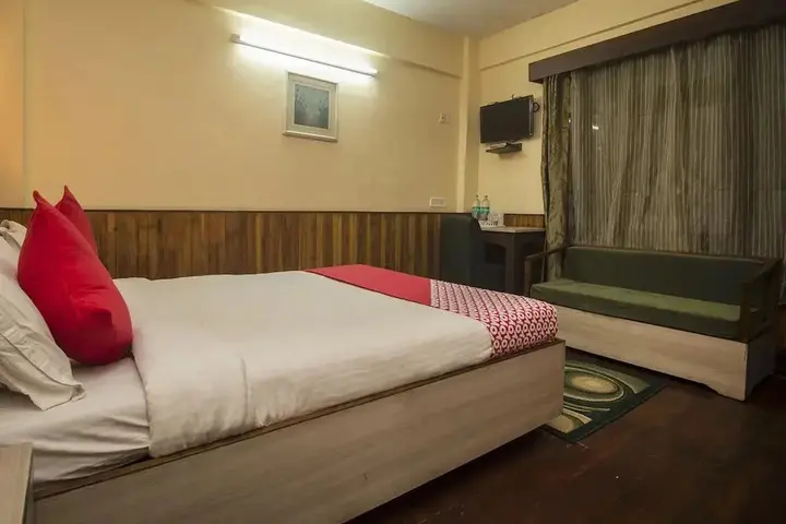 Дарджилинг: The Pinewood Hotel