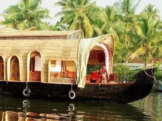 Кумараком: Kananavasan Houseboat