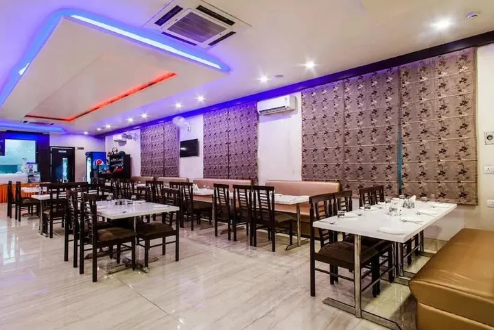 Вриндаван: Hotel Krishnam Vrindavan