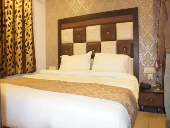 Лудхиана: Hotel Paul Una Xpress