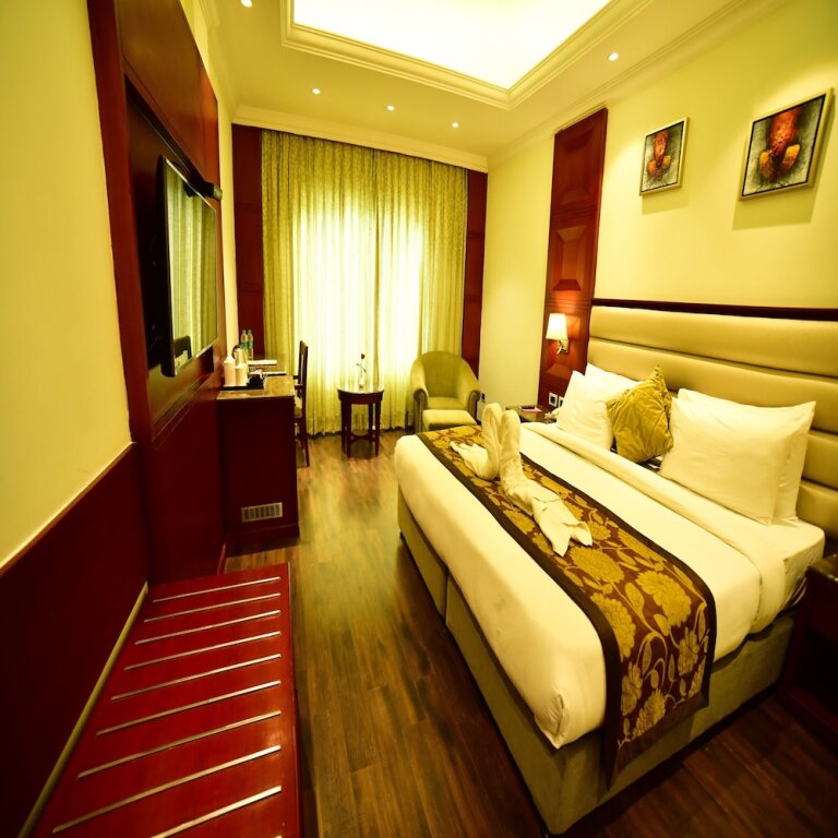 Праяградж: Hotel Milan Palace