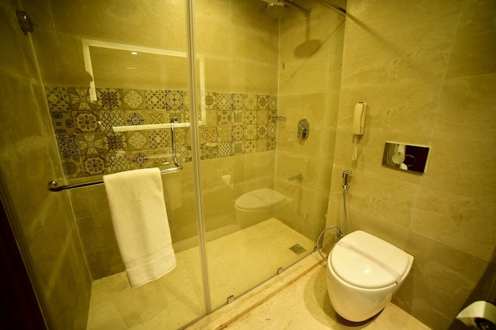 Праяградж: Hotel Milan Palace