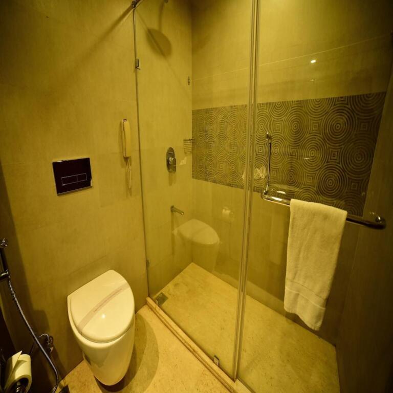 Праяградж: Hotel Milan Palace