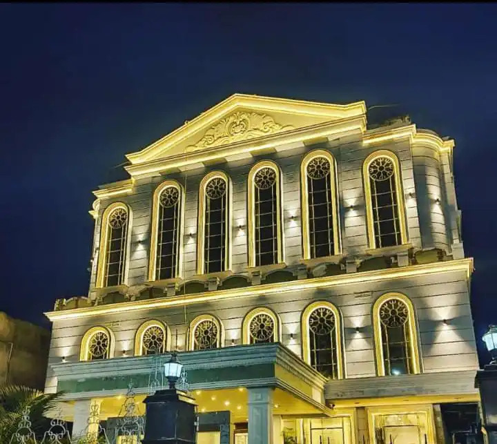 Праяградж: Hotel Milan Palace