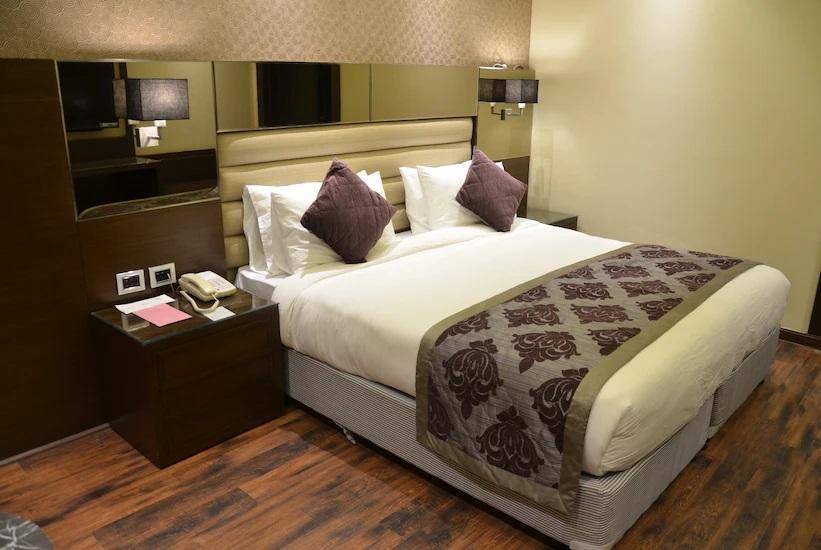 Праяградж: Hotel Milan Palace