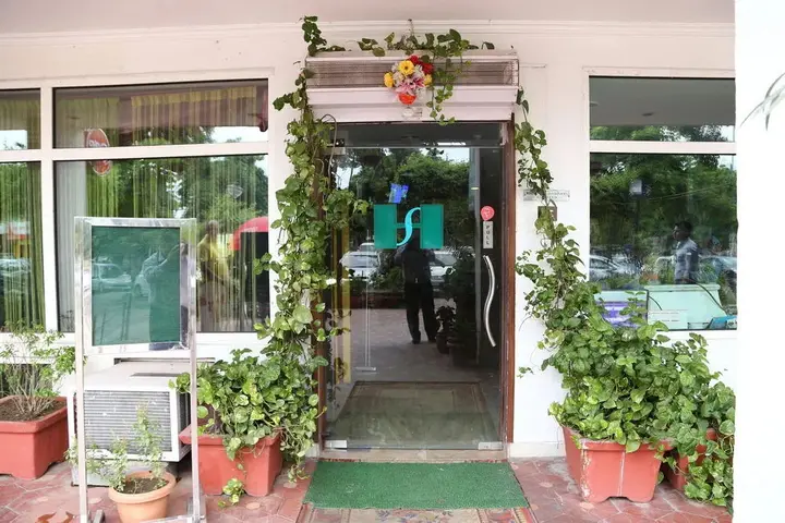 Мохали: Sarao Hotel