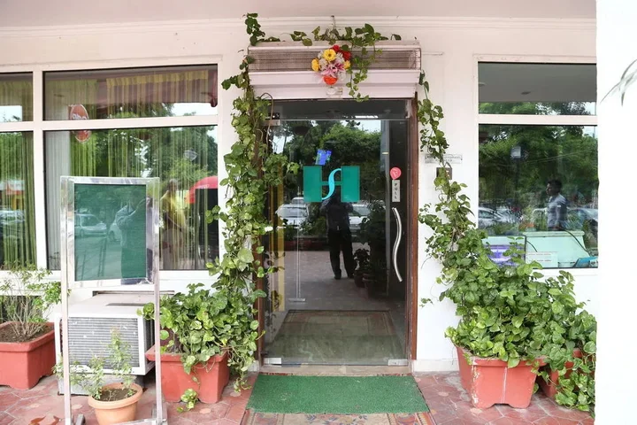 Мохали: Sarao Hotel