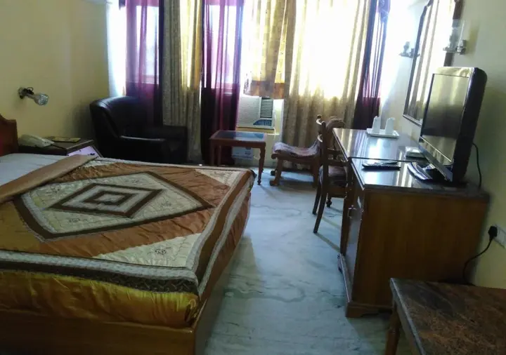 Мохали: Sarao Hotel