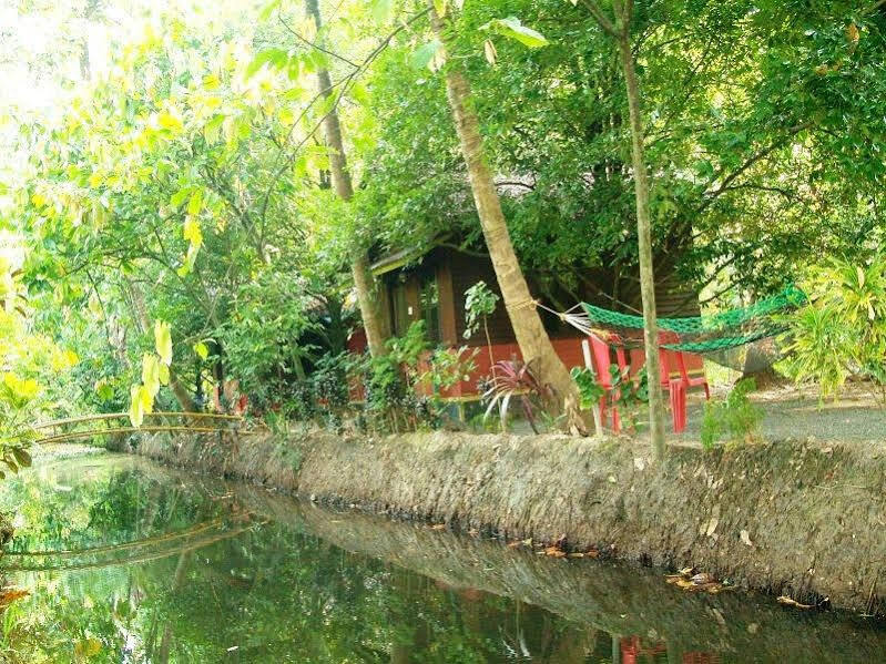 Кумараком: Sylvania Tourist Enclave Guest House