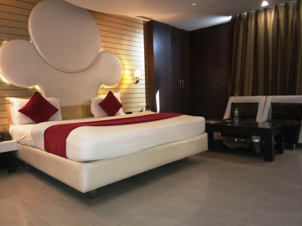 Барейлли: Hotel D Grand