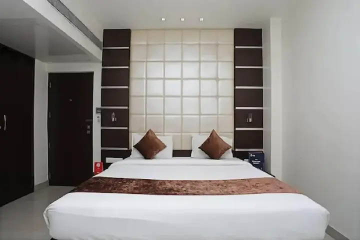 Барейлли: Hotel D Grand