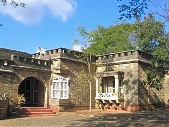 Сазан: Maneland Jungle Lodge