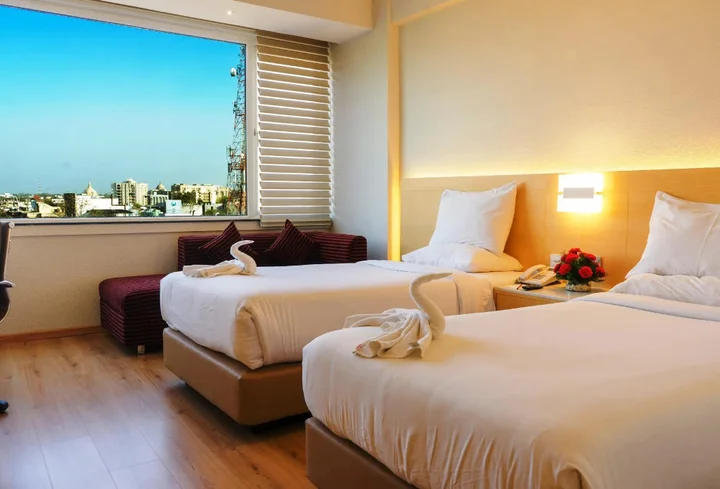 Лакхнау: Gemini Continental Lucknow