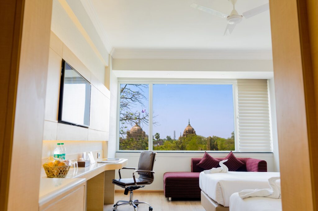 Лакхнау: Gemini Continental Lucknow