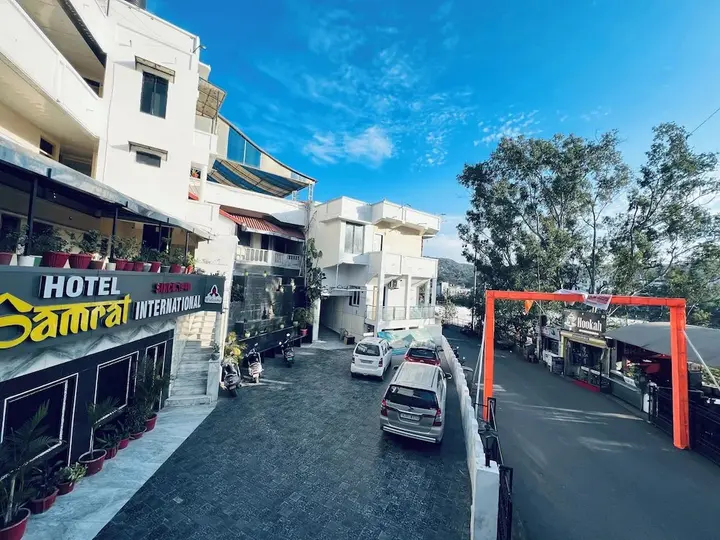 Гора Абу: Hotel Samrat International