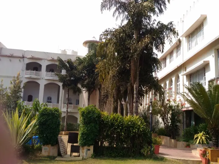 Гора Абу: Palanpur Palace - Mount Abu