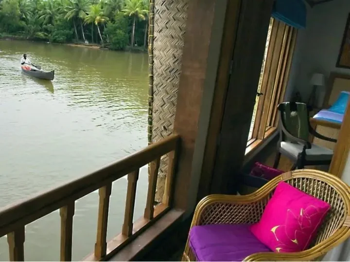 Payyanur: The Lotus - Houseboat