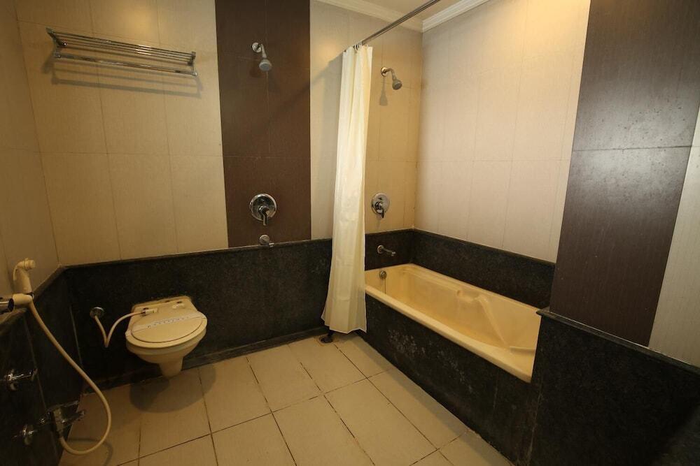 Колхапур: Hotel Kohinoor Square