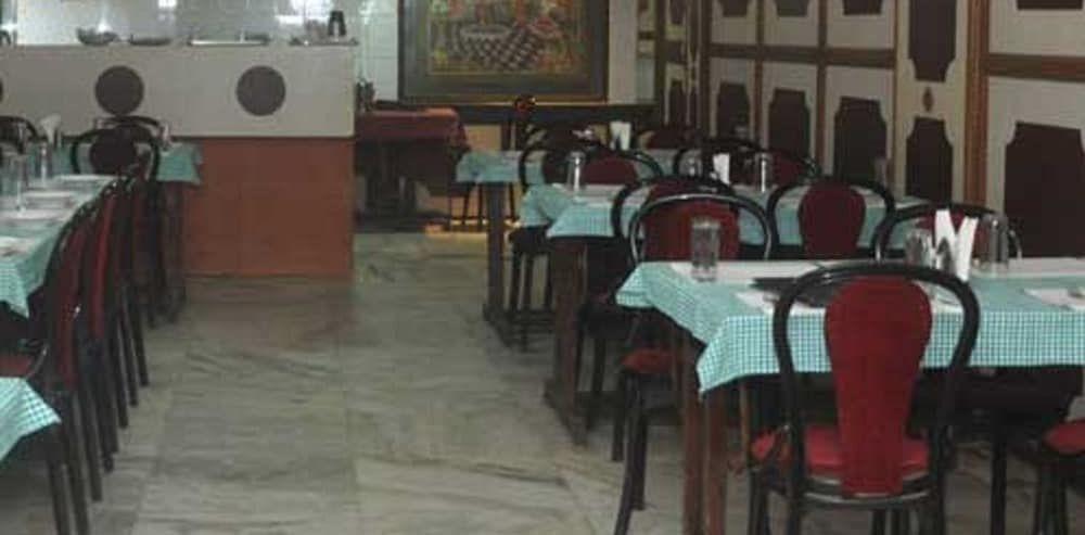 Бхубанешвар: Hotel Sambit Palace