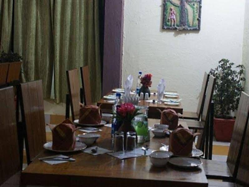 Баихар: Kanha Meadows Resort