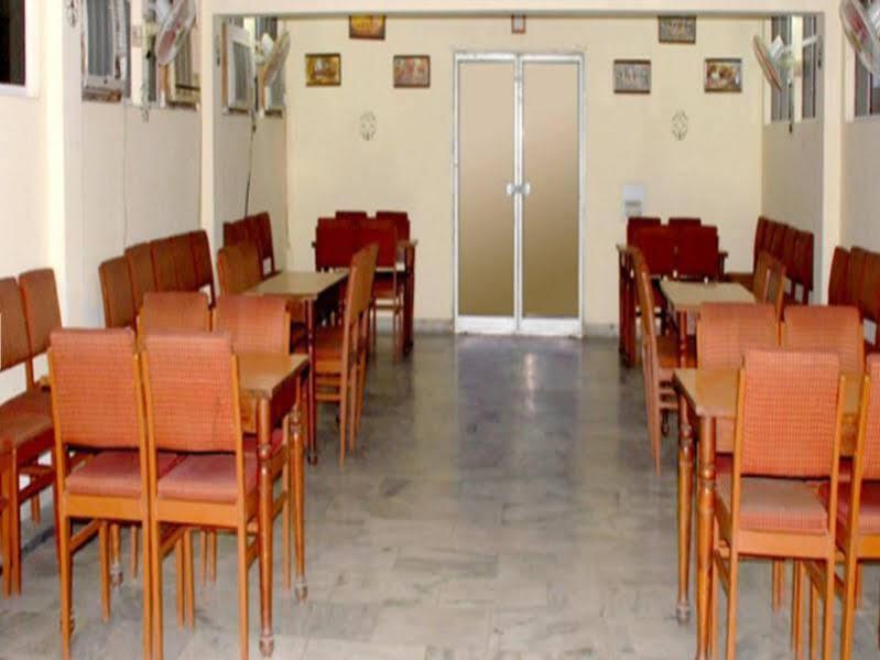 Лакхнау: Hotel Anant