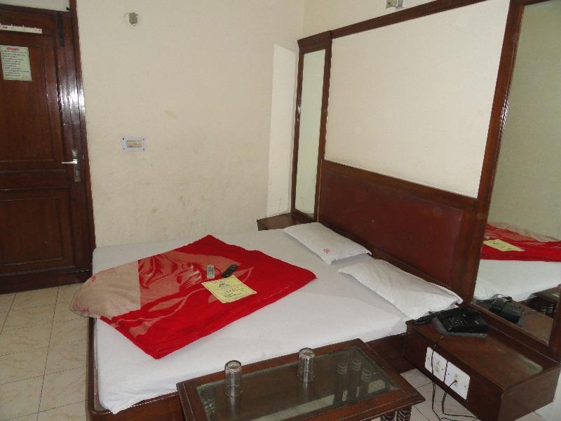Нью-Дели: Hotel UK