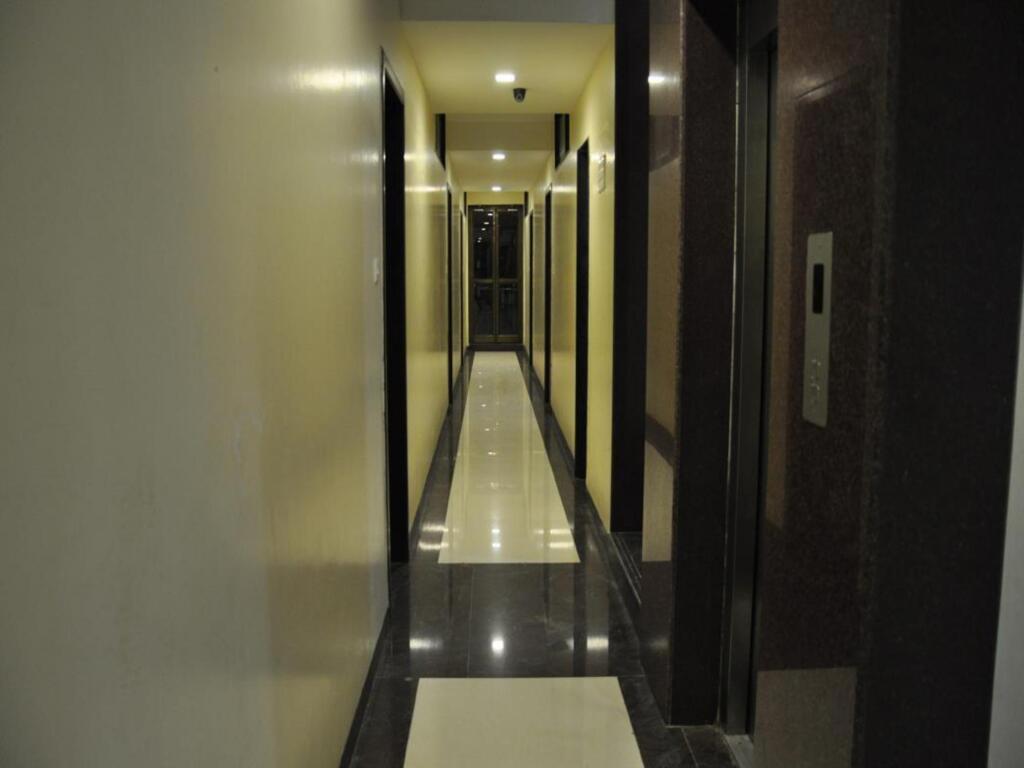 Ширди: J K Palace