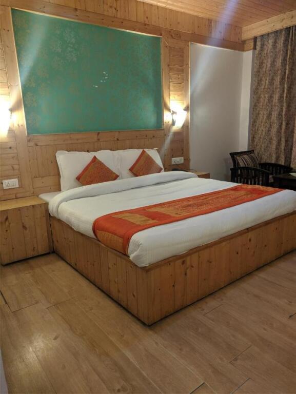 Манали: The Grand Welcome Manali