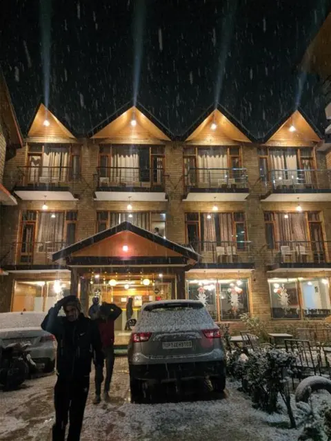 Манали: The Grand Welcome Manali