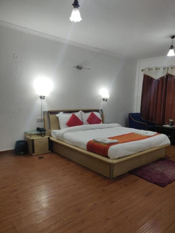 Манали: The Grand Welcome Manali