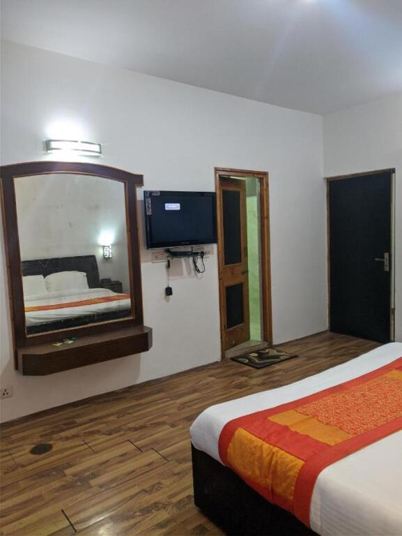Манали: The Grand Welcome Manali